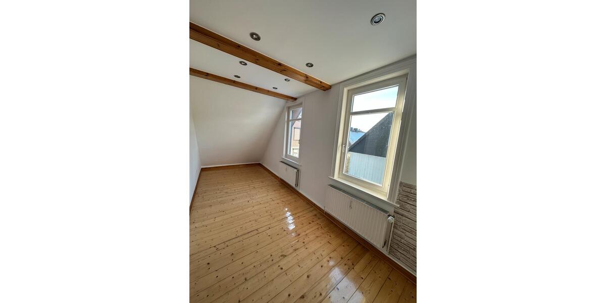 Dachgeschoßwohnung Hildesheim - 3 Zimmer, 71 m&sup2;, 570&euro; | Angebot:25060506