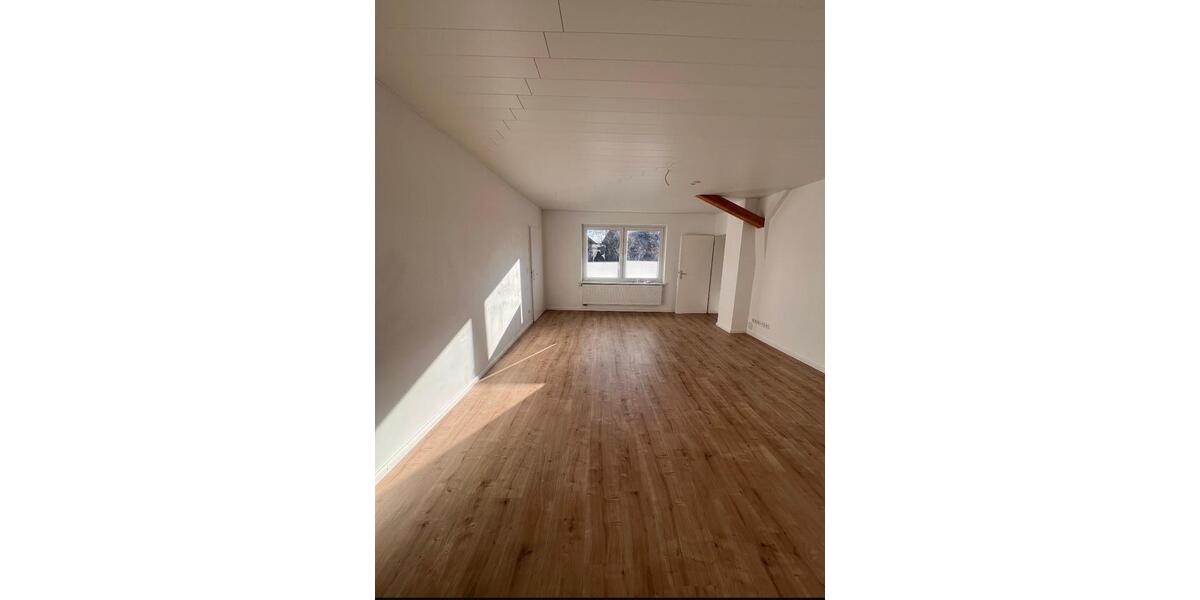 Etagenwohnung Peine Südstadt - 3 Zimmer, 90 m&sup2;, 850&euro; | Angebot:25220003