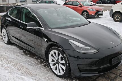 Tesla Model 3 179.955 km 16.970 &euro; Braunschweig 38112