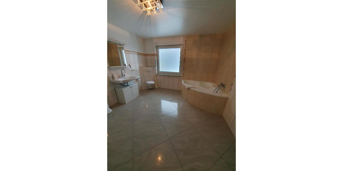 Etagenwohnung Goslar - 5 Zimmer, 126 m&sup2;, 1.100&euro; | Angebot:25022865