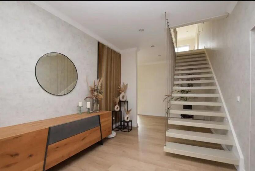 Modernes EFH (267 m²) mit Pool
