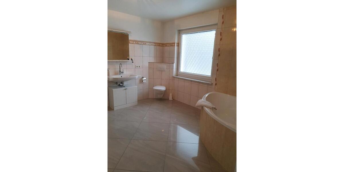 Etagenwohnung Goslar - 5 Zimmer, 126 m&sup2;, 1.100&euro; | Angebot:25022865