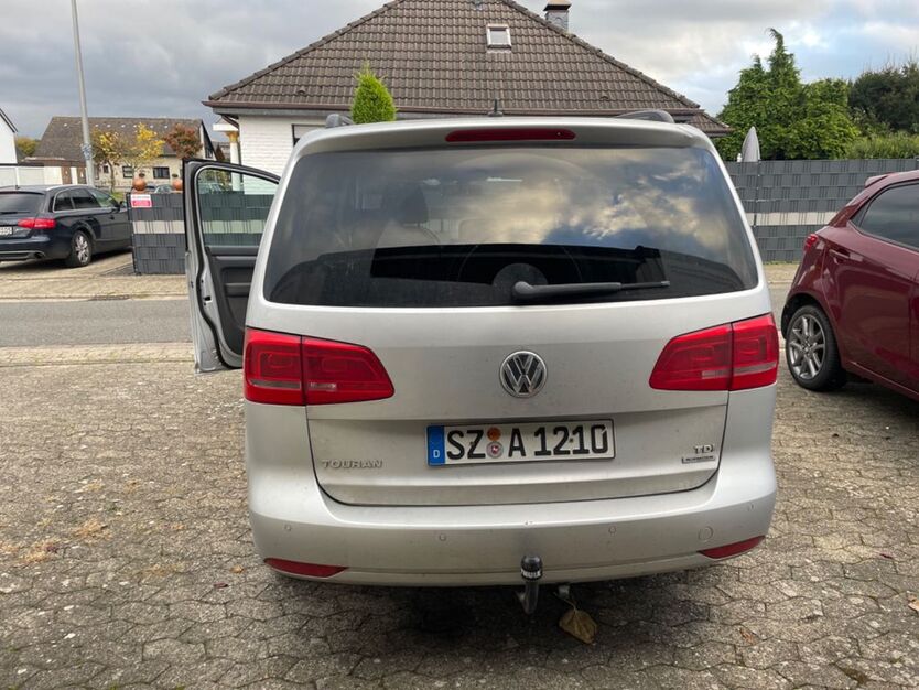 VW Touran 273.000 km 5.200 € Salzgitter 38228