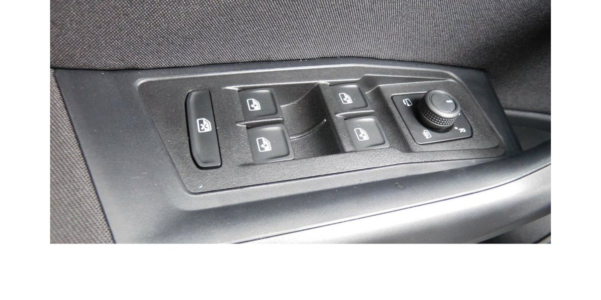 VW T-Roc 1.0 Life TSI BMT Navi Klima Alu 19.990 km 20.990 € Vordorf 38533