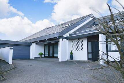 Freistehendes Wohn- und Geschäftshaus in solider Massivbauweise in Weddel 7 zimmer