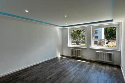 Renovierte 2-Zimmerwohnung im Erdgeschoss mit Stellplatz zimmer