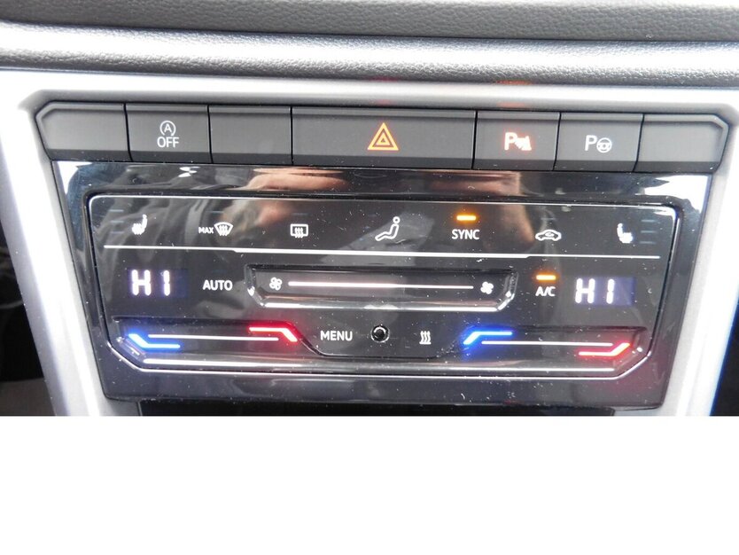 VW T-Roc 1.5 Life TSI BMT Navi Klima Standheizung 29.700 km 23.990 € Vordorf 38533