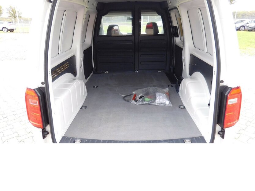 VW Caddy Maxi Abt-e Elektrik DSG Automatik Klima 19.100 km 14.990 € Vordorf 38533