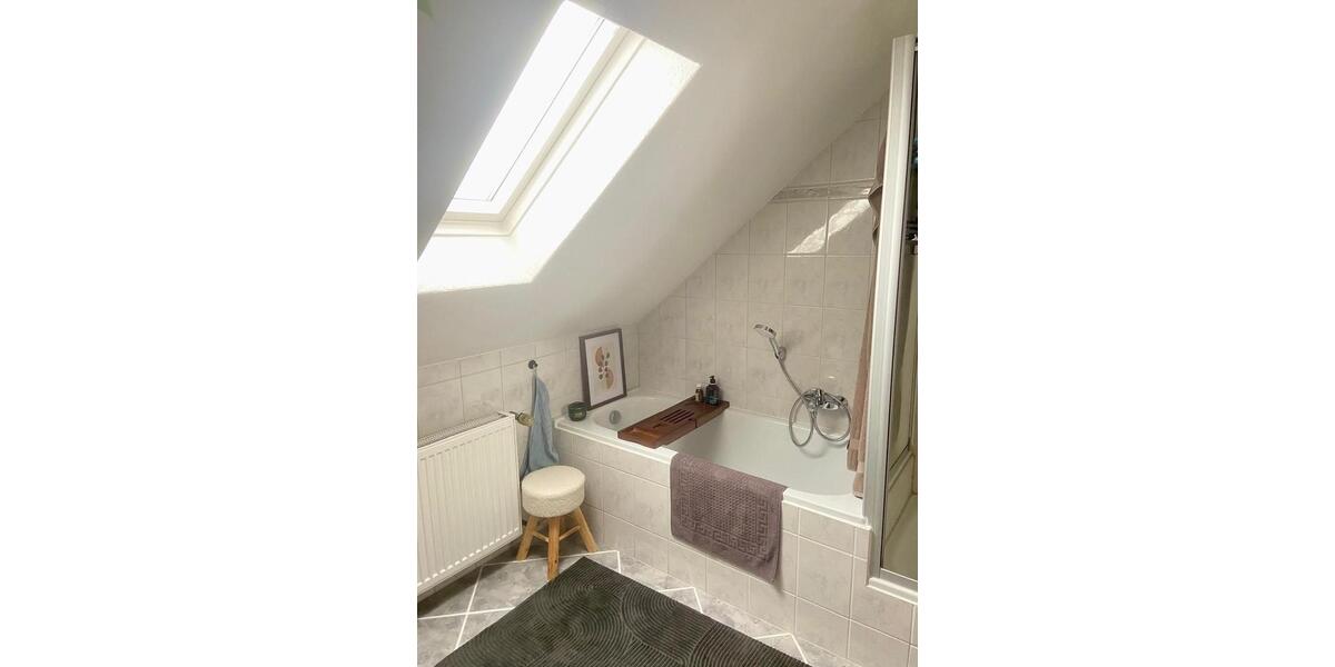 Dachgeschoßwohnung Braunschweig Wabe-Schunter-Beberbach - 2.5 Zimmer, 90 m&sup2;, 810&euro; | Angebot:25232088