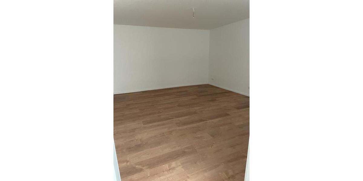 Etagenwohnung Hildesheim Himmelsthür - 2 Zimmer, 105 m&sup2;, 825&euro; | Angebot:25922695