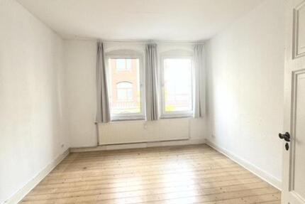 3-Zimmer-Altbauwohnung mit Einbauküche im Östlichen Ringgebiet zimmer