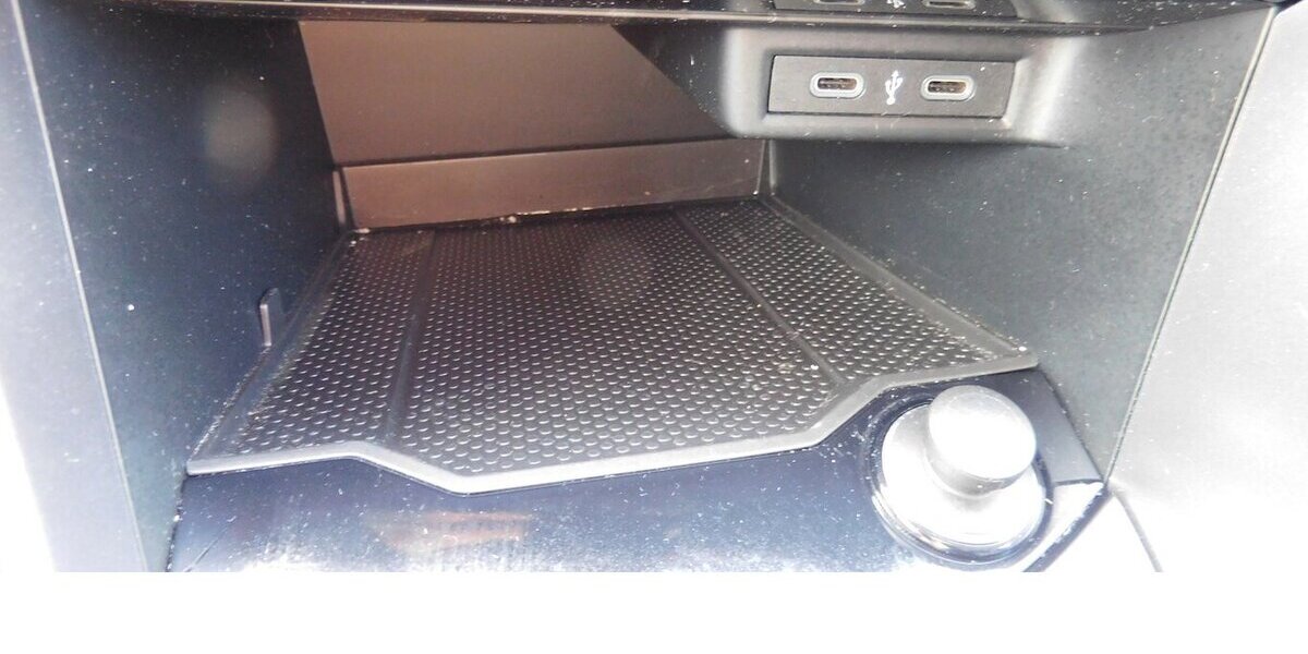 VW T-Roc 1.5 Active Comfortline TSI BMT Navi Klima 21.700 km 21.990 &euro; Vordorf 38533
