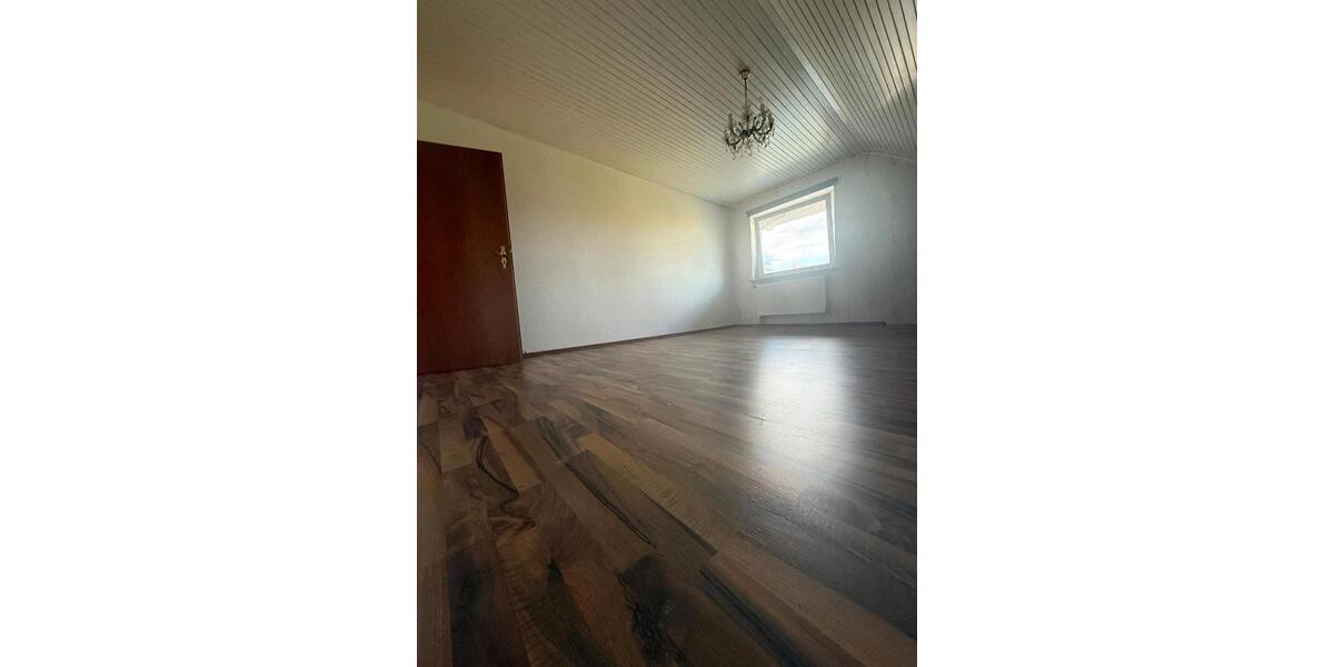 Dachgeschoßwohnung Braunschweig Timmerlah-Geitelde-Stiddien - 3 Zimmer, 108 m&sup2;, 1.000&euro; | Angebot:24441763