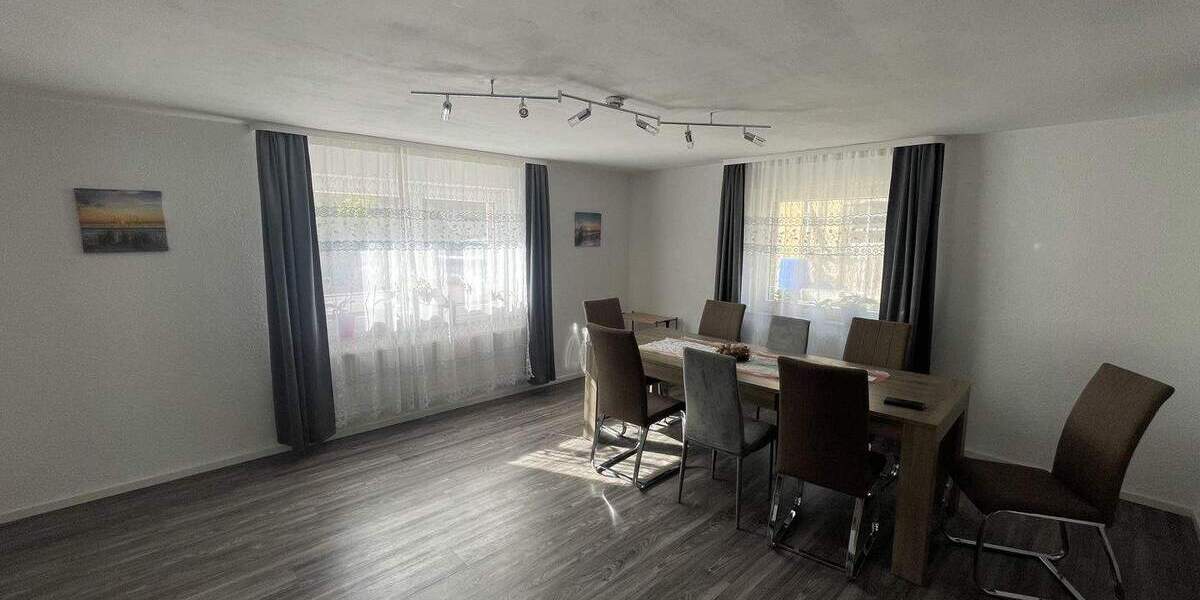 1-2 Familienhaus mit viel Potential 1 zimmer