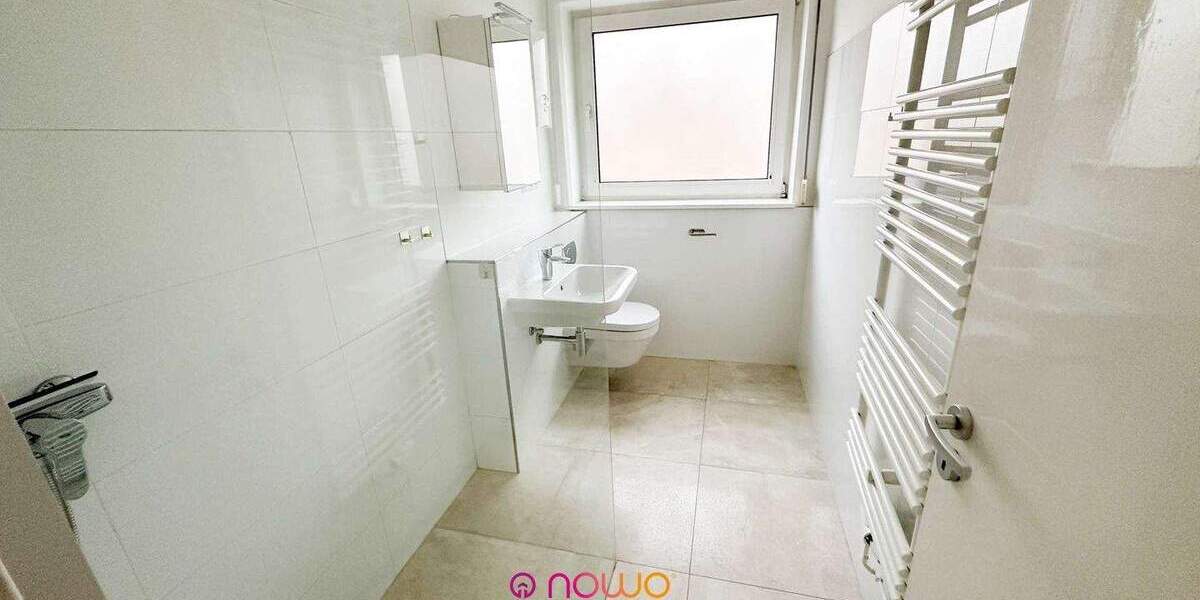 Modernisierte Erdgeschoss-Eigentumswohnung mit Balkon, Einbauküche und Garage in Salzgitter-Thiede 3 zimmer