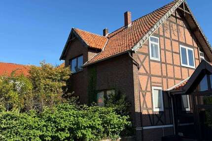 Haus Edemissen - 6 Zimmer, 220 m&sup2;, 389.000&euro; | Angebot:22859211
