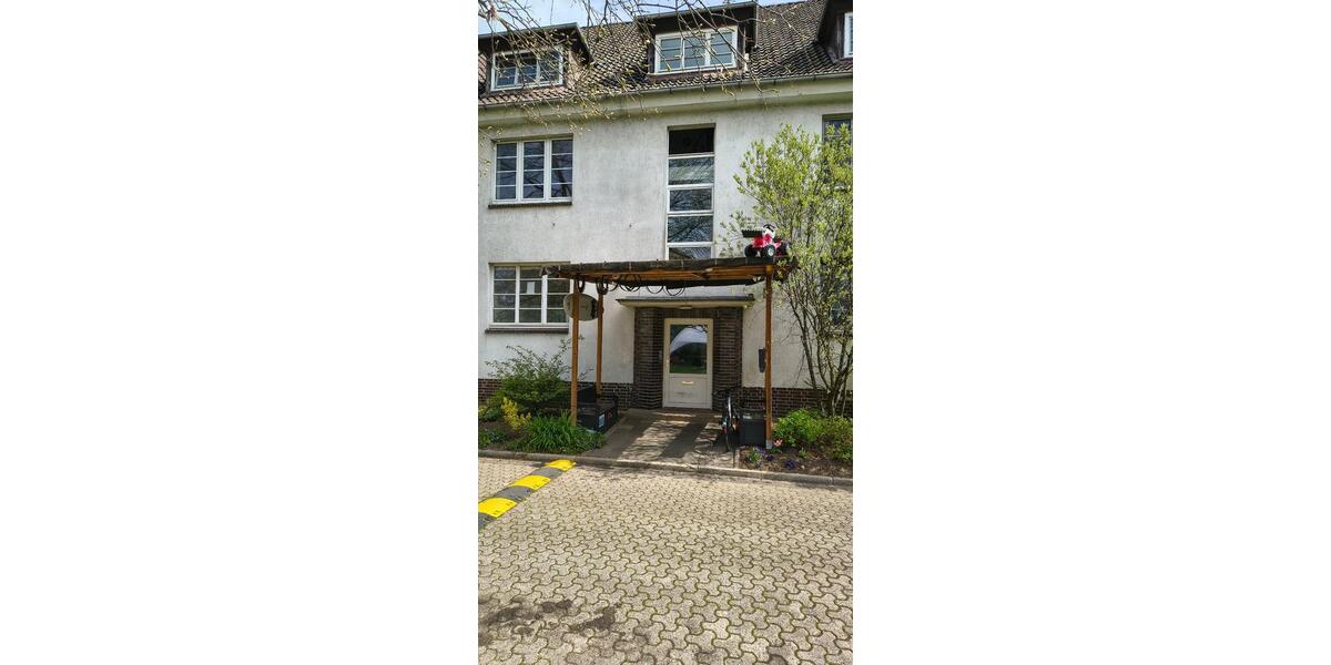 Etagenwohnung Hildesheim Himmelsthür - 6.5 Zimmer, 224 m&sup2;, 248.000&euro; | Angebot:27226411