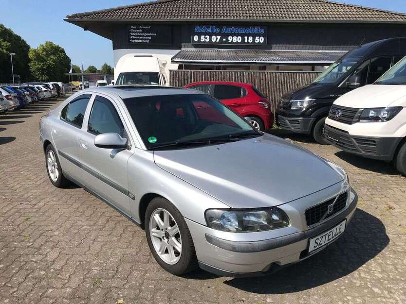 Volvo S60 201.466 km 3.999 € Braunschweig 38110
