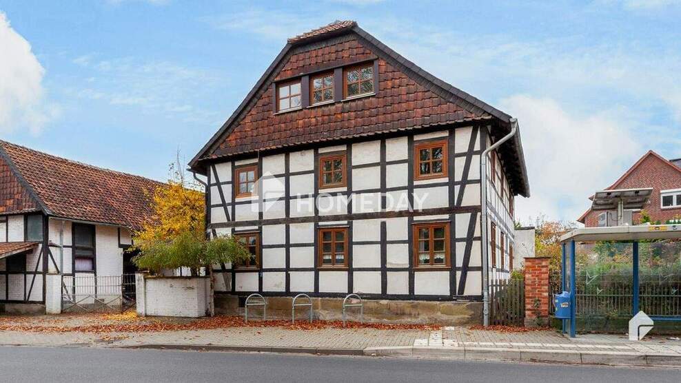 Großzügiges, denkmalgeschütztes Fachwerkhaus mit Nebengebäude und weitläufigem Grundstück 8 zimmer