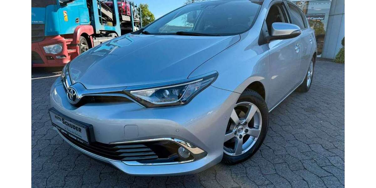 Toyota Auris 81.820 km 14.990 &euro; Hildesheim 31137