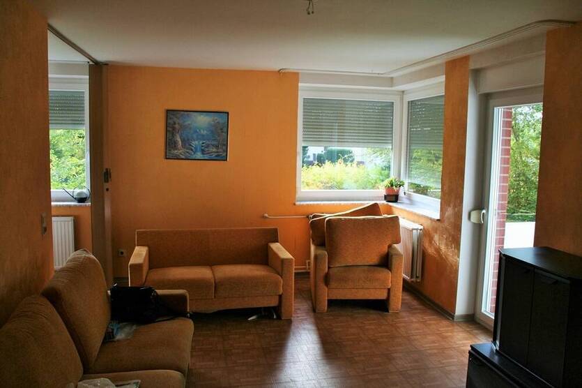 Neuer Preis ..... 2 Zimmer, Balkon plus Garage ... !!!