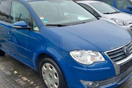 VW Touran 159.000 km 5.499 &euro; Braunschweig 38106