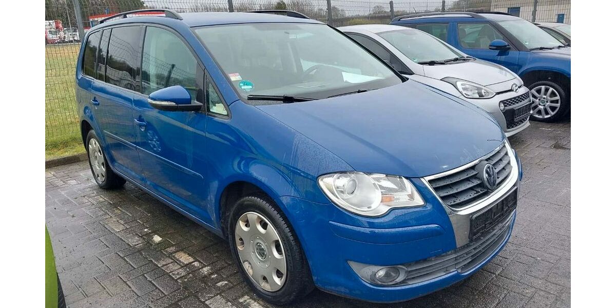 VW Touran 159.000 km 5.499 &euro; Braunschweig 38106