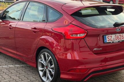 Ford Focus 78.900 km 11.900 &euro; Salzgitter 38229
