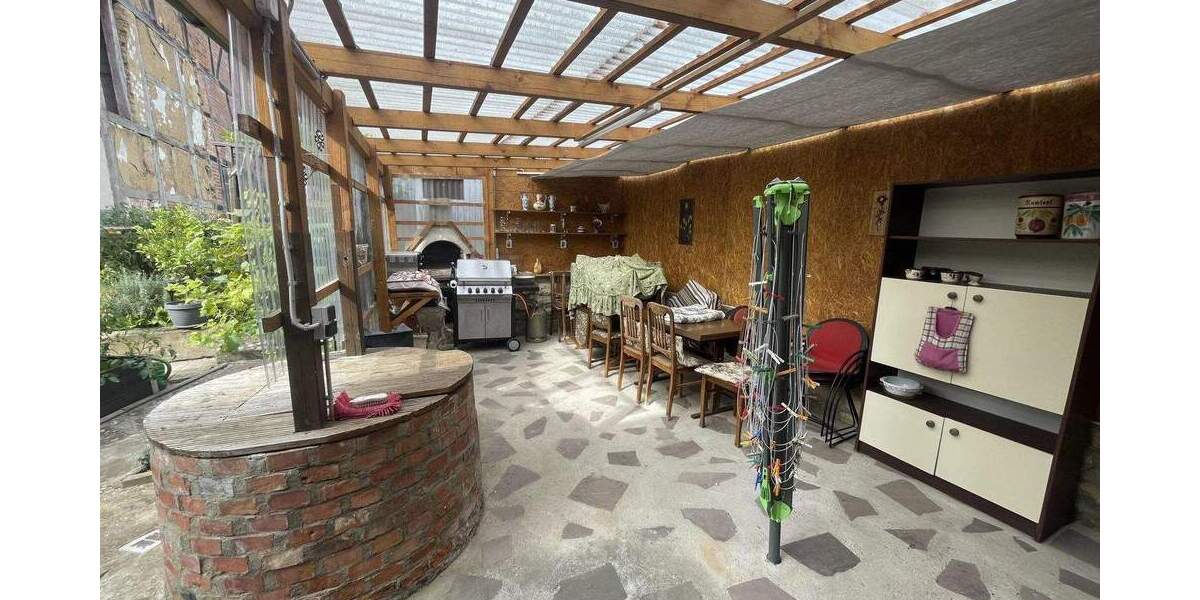 1-2 Familienhaus mit viel Potential 1 zimmer