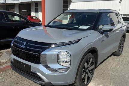 Mitsubishi Plug-in Hybrid Outlander 3.500 km 54.980 € Braunschweig 38126