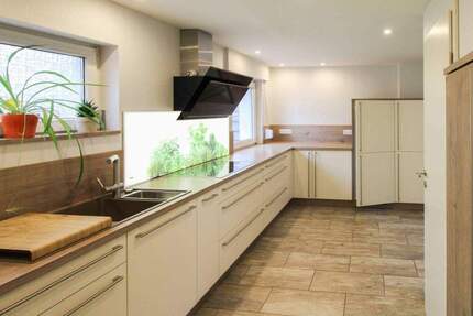 Attraktiv saniertes Einfamilienhaus mit viel Platz - Ihr neues Zuhause in IlsedeBülten 8 zimmer