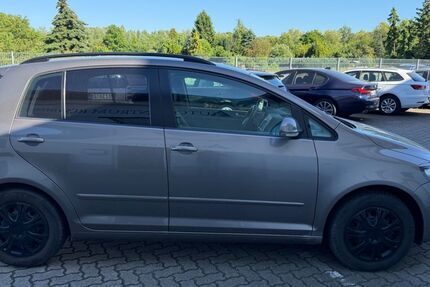 VW Golf 83.500 km 7.490 &euro; Braunschweig 38122