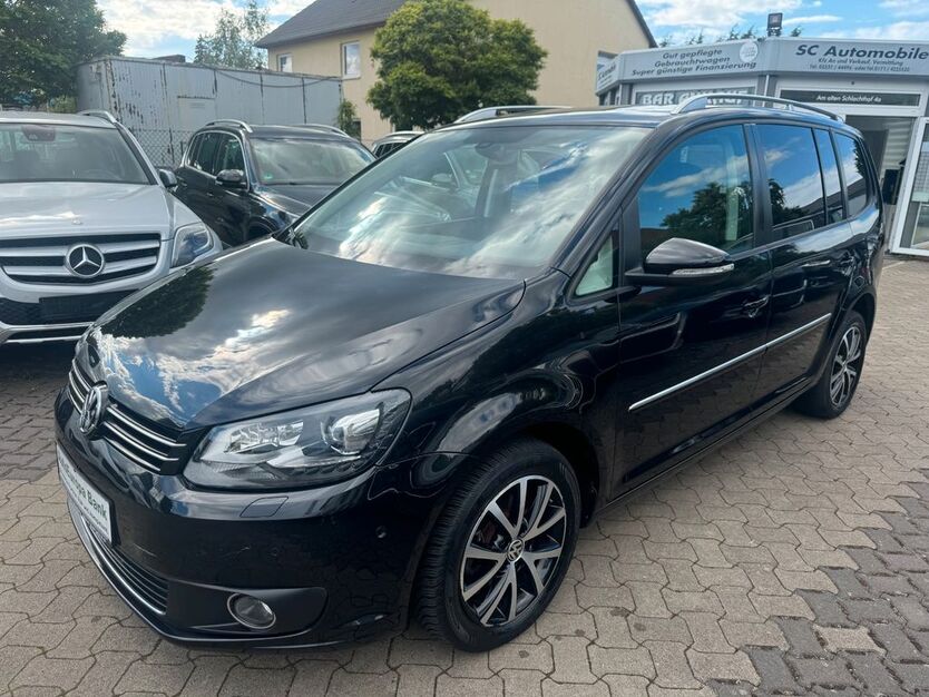 VW Touran 143.505 km 11.999 € Wolfenbüttel 38304