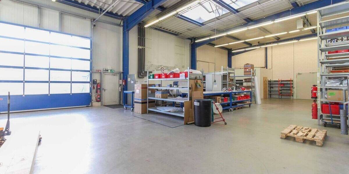 Moderne und sehr gepflegte Büro- und Produktionsimmobilie in beliebter Gewerbelage von Hildesheim zimmer