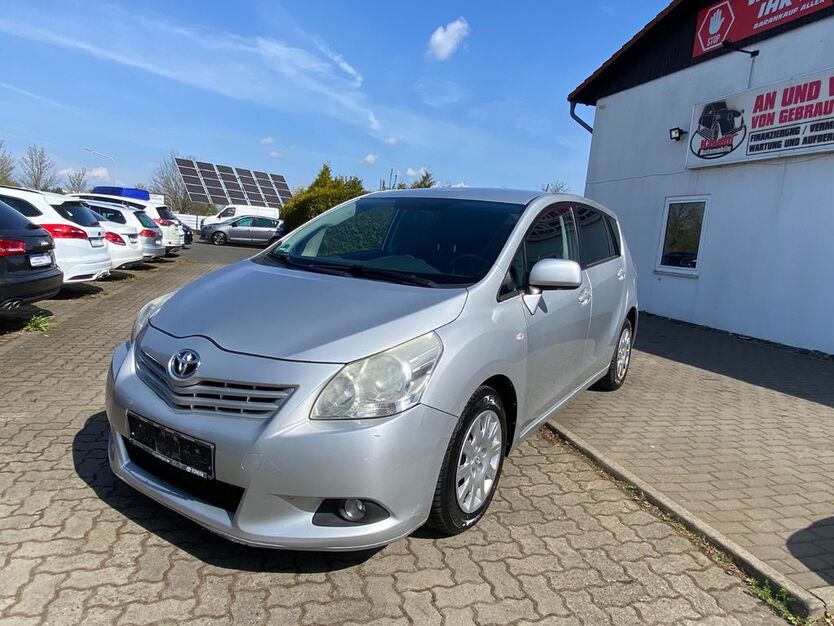 Toyota Verso 236.000 km 3.450 € Goslar 38644