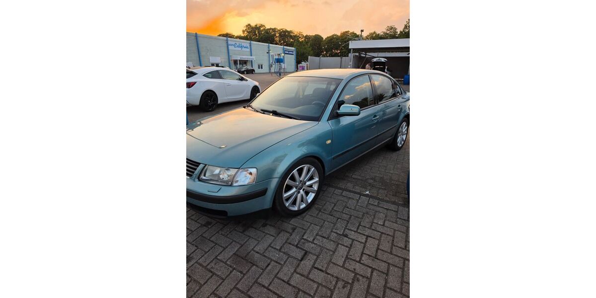 VW Passat 180.000 km 1.349 &euro; Goslar 38642