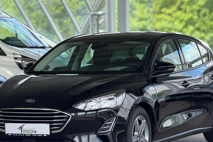 Ford Focus 49.987 km 15.990 &euro; Salzgitter 38228