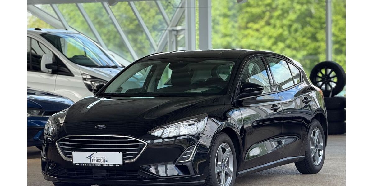 Ford Focus 49.987 km 15.990 &euro; Salzgitter 38228