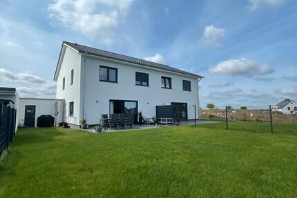 Haus Lengede - 5 Zimmer, 140 m&sup2;, 1.600&euro; | Angebot:26329962