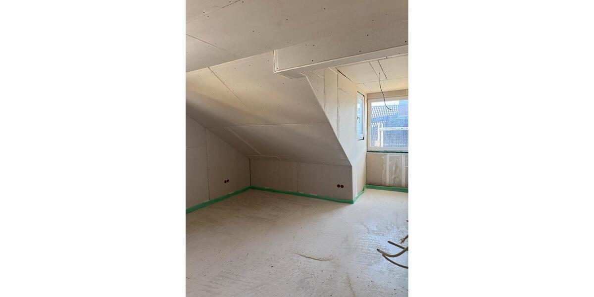 Dachgeschoßwohnung Braunschweig Wabe-Schunter-Beberbach - 4 Zimmer, 1.150&euro; | Angebot:22239847