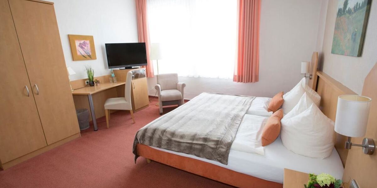 HOTEL 40 km von Hildesheim 3.000 m² Grund, 40 Betten, Restaurant Kein besseres Angebot in Sicht! - Gewerbeobjekt Goslar | Angebot:26477303