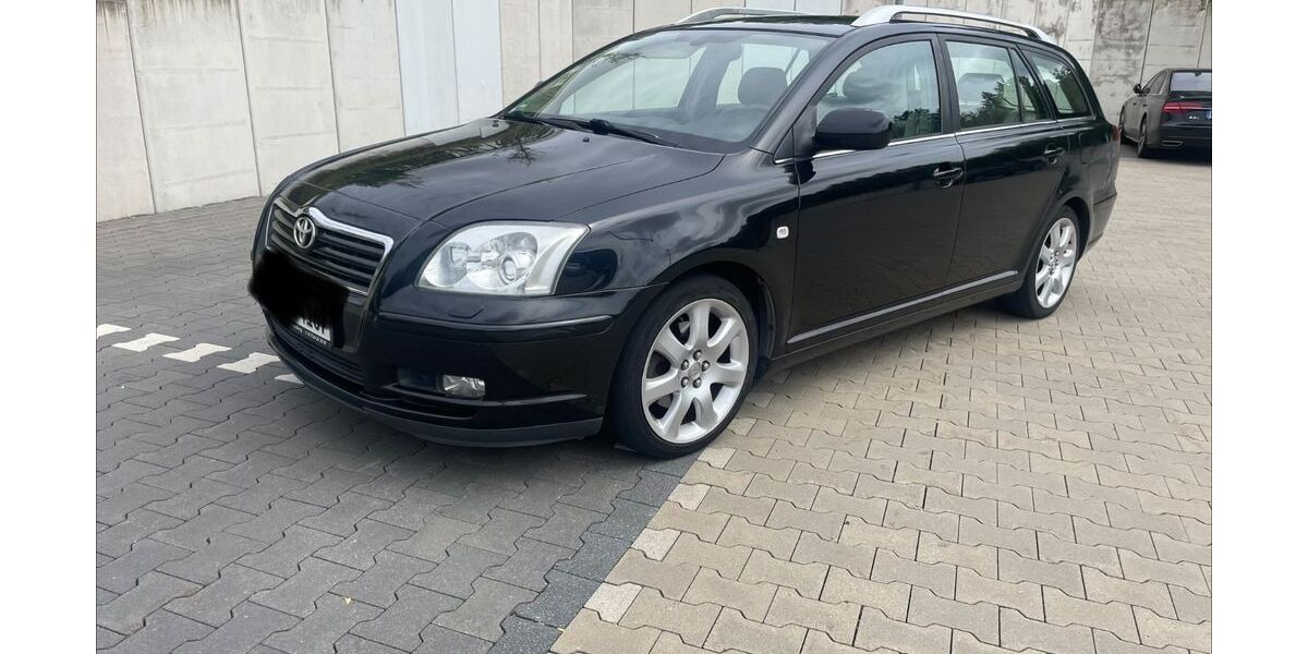Toyota Avensis 202.000 km 2.000 &euro; Goslar 38640