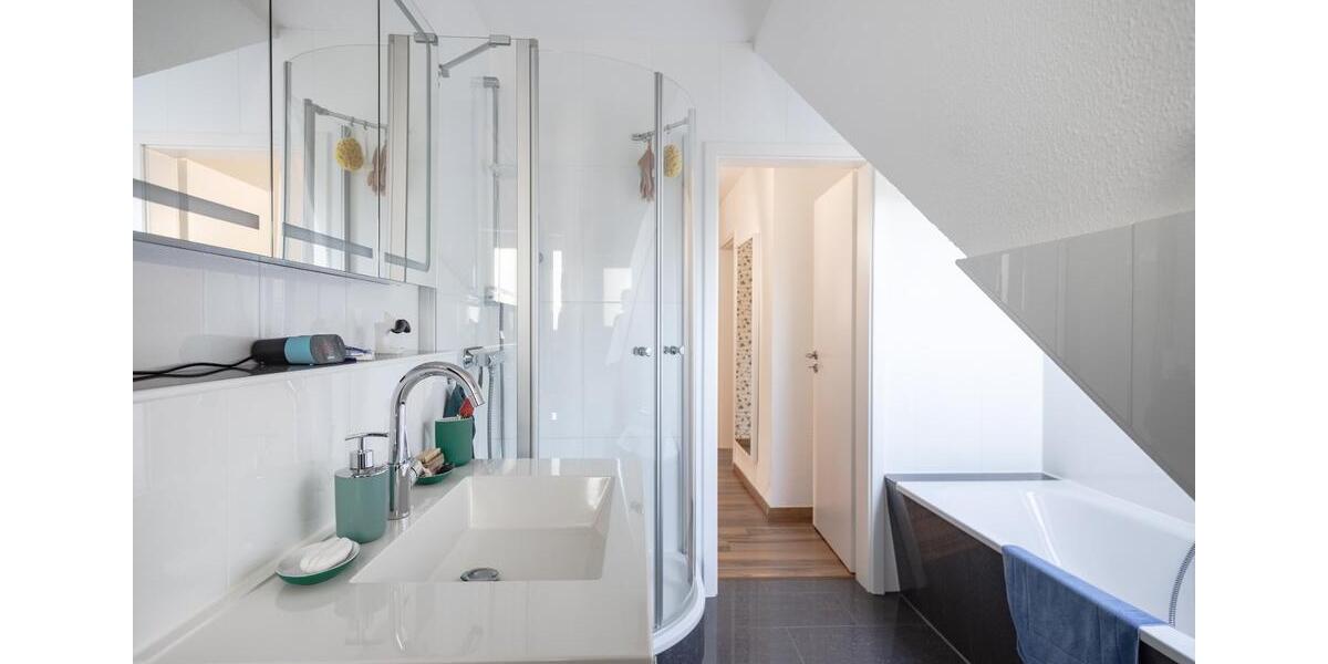 Dachgeschoßwohnung Braunschweig Westliches Ringgebiet - 5 Zimmer, 120 m&sup2;, 380.000&euro; | Angebot:27192024