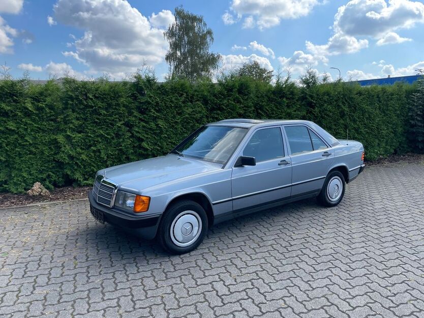 Mercedes-Benz 190 77.200 km 8.490 € Peine 31224