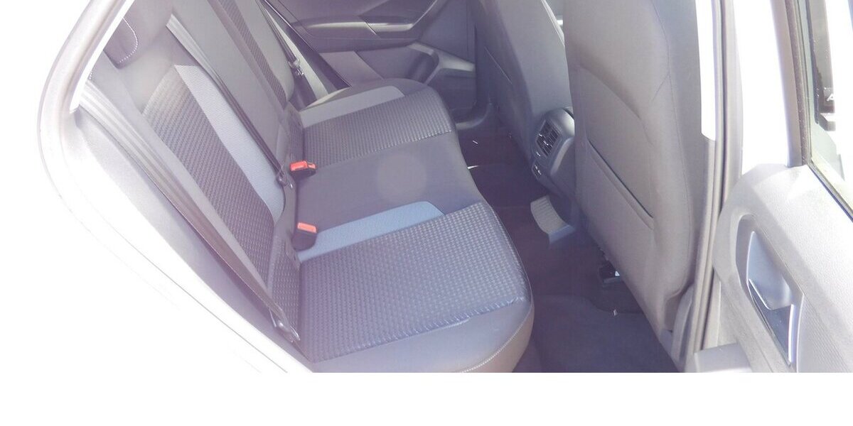 VW T-Roc 1.5 Active Comfortline TSI BMT Navi Klima 21.700 km 21.990 &euro; Vordorf 38533