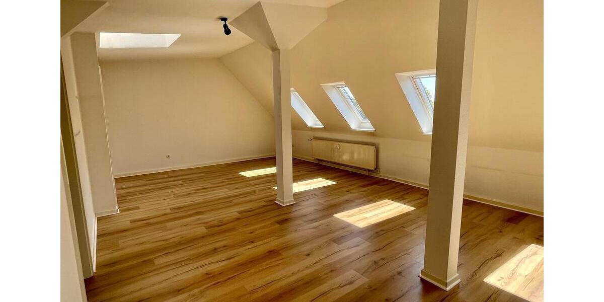 Dachgeschoßwohnung Hildesheim - 2 Zimmer, 70 m&sup2;, 550&euro; | Angebot:26491370
