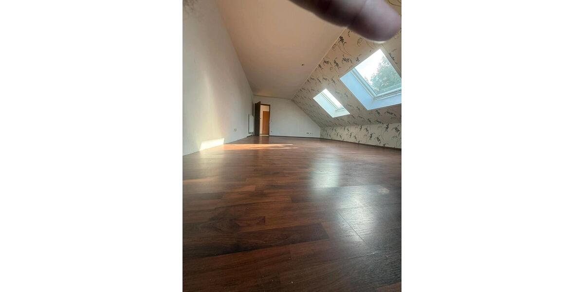 Dachgeschoßwohnung Braunschweig Timmerlah-Geitelde-Stiddien - 3 Zimmer, 108 m&sup2;, 1.000&euro; | Angebot:24441763