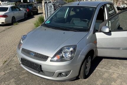 Ford Fiesta 111.200 km 2.650 &euro; Wolfenbüttel 38300