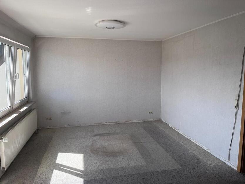 Preiswerte 2-Raum-DG-Wohnung mit BalkonEinbauküche in Vienenburg