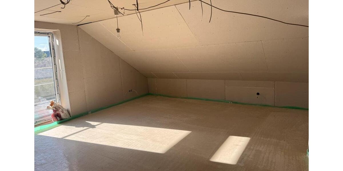 Dachgeschoßwohnung Braunschweig Wabe-Schunter-Beberbach - 4 Zimmer, 1.150&euro; | Angebot:22239847